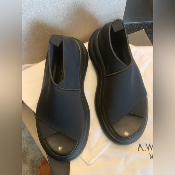 A.W.A.K.E.Mode chunky round-toe sandals 38/7.5 - Picture 2 of 13